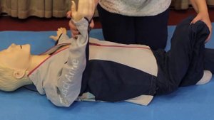 ЦРД_Курсы первой (доврачебной) помощи. Занятие №2_Устойчивое боковое положение