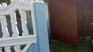 Простой и качественный способ для мытья забора перед покраской..