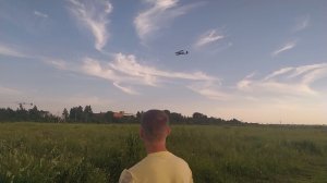 Самодельный радиоуправляемый биплан из потолочки, пенопласта, подложки. Авиамодельный кружок жив.