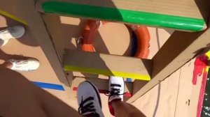 смотрю Влада А4 24 часа на картонной лодки