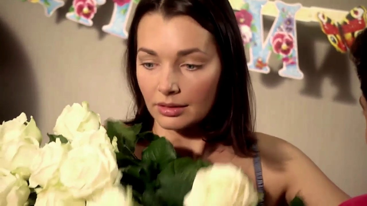ЛЕПЕСТКИ БЕЛЫХ РОЗ