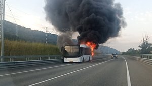 В Сочи сгорел рейсовый автобус