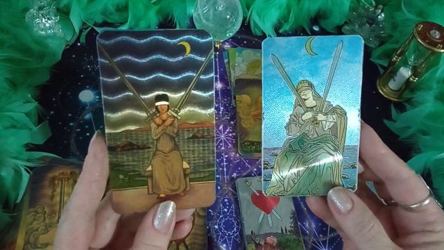 Золотое и серебряное пластиковое Таро. Обзор и сравнение колод.