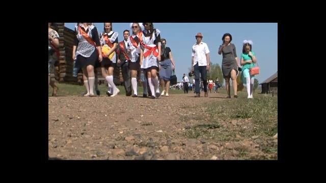 В Братске прозвучали "Последние звонки" смотреть онлайн