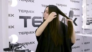 Укладка волос на себе с помощью брашинга Termix.