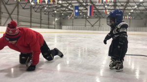 В каком возрасте можно поставить ребёнка на коньки.