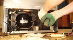 Ремонт холодильника Замена осушительного фильтра на холодильнике HD