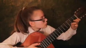 Русская народная песня "Тонкая рябина". Исполняет Калиса Заварзина.