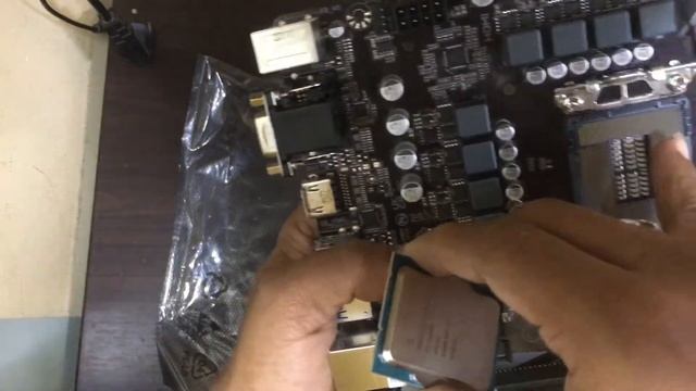 Intel Core i3 processor Installation in Gigabyte H610M Motherboard смотреть онлайн