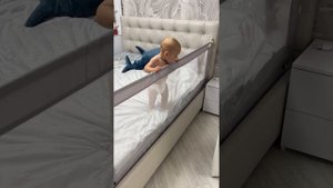 Безопасные бортики на кровать для малыша до 1 года
