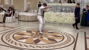 Свадьба весело идёт…танец пьяного грека
