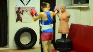 Тайский бокс для девушек в Москве Тренер Серек Уразов Клуб тайского бокса Даймонд