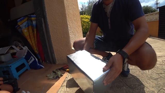 Restauramos una furgoneta de 35 años llena de óxido - ESTA FURGO ERA UNA RUINA episodio 3 смотреть онлайн