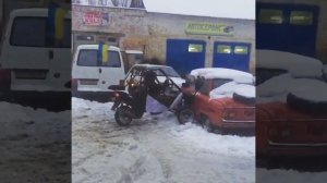 Краш тест багги vs заз 968м...вспышка это сработал пиропатрон ремня безопасности)