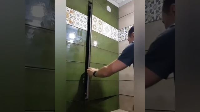 Люк настенный распашной под плитку