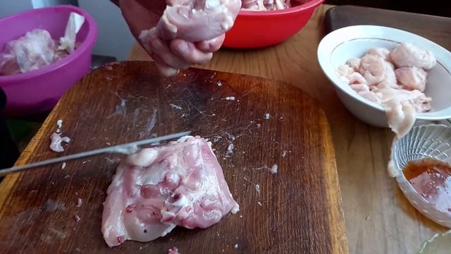 Диетическая курица в трех соусах. Жарить 50мин при 200°.