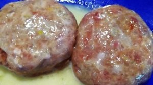 Домашние котлеты из свинины и курицы