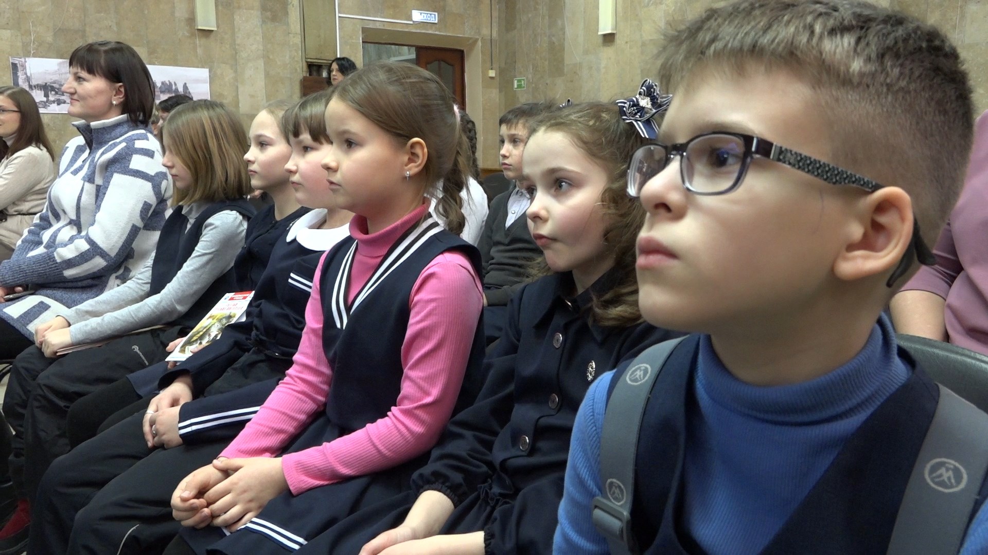 В Кузнецке прошла акция «Дарите книги с любовью» смотреть онлайн