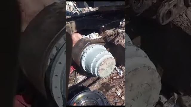 Ремонт редуктора экскаватора #ремонтэкскаватора #ремонтспецтехники