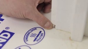 Укладка ламината Quick Step видео инструкция!