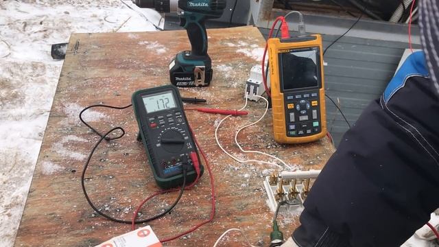 Включаем лампочку на две фазы через диод.380 вольт 3 часть смотреть онлайн