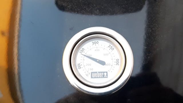 Рёбрышки методом "Low & Slow" в УГОЛЬНОМ гриле WBER. Очень простой рецепт. Лучшая закуска к пиву