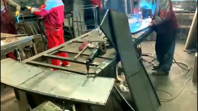 В работе. Круглая барная стойка