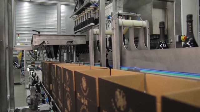 Автоматизированная укладка готовой продукции для линии розлива