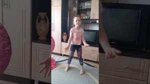 Песня дикая львица ты моя царица 😁😆😂😂😂