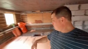 ремонт старого дома. выровнял пол, укладываю Пеноплекс для теплого пола