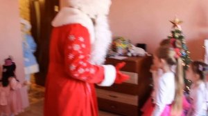 Новый год 2017 Дед Мороз и Снегурочка в гостях у Поли и Даши