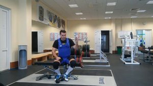 Французский жим с гантелей стоя и сидя техника выполнения(Илья Тимко)