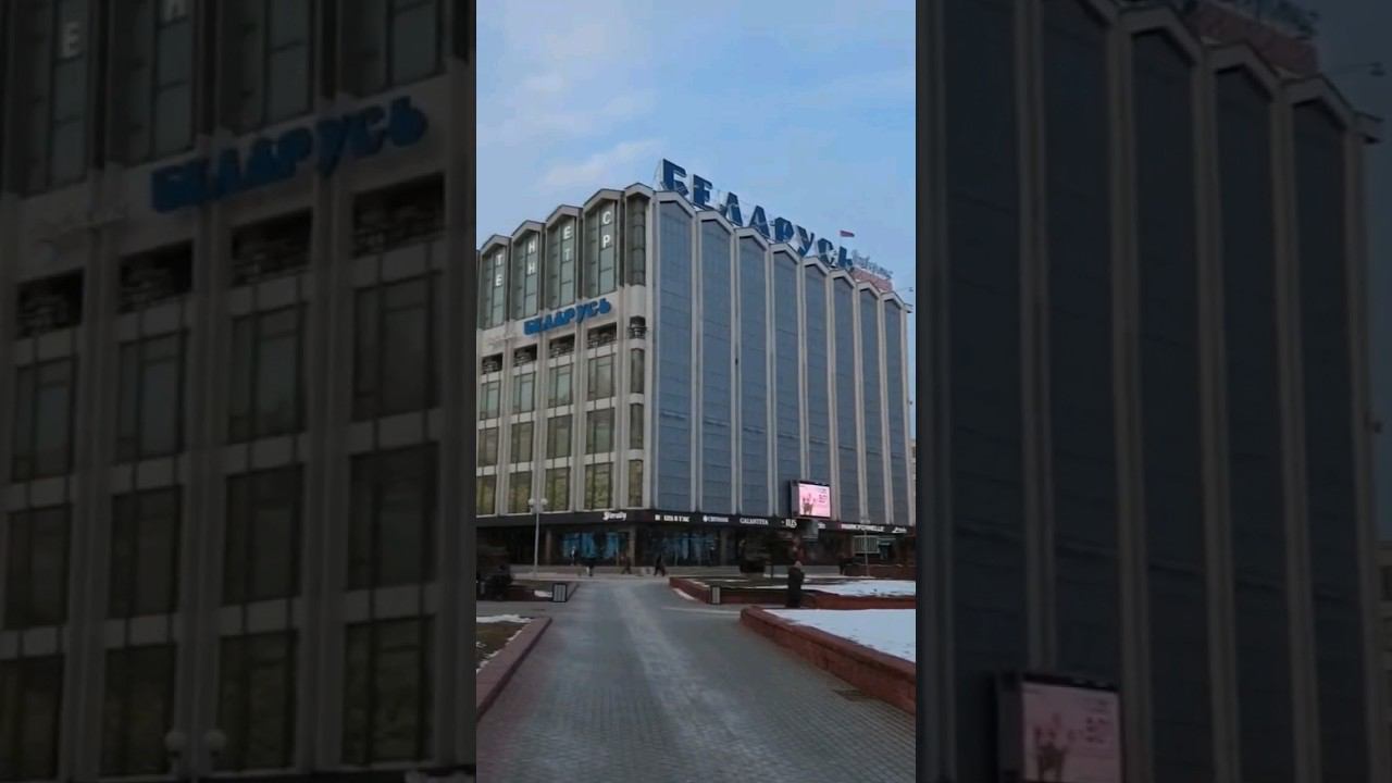 Огромные фотообои украшают гастроном Беларусь, интересно они советские или соврем? #минск #беларусь