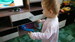 Собачка думает, что съест сушку.  Придётся побегать! _).mp4