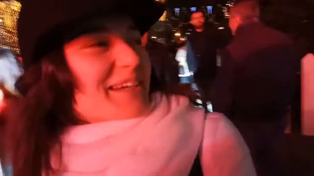 Неизвестная русская девушка отжигает в Ереване на Рождество смотреть онлайн