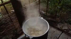 Забой свиньи 200кг,и уха из топора.