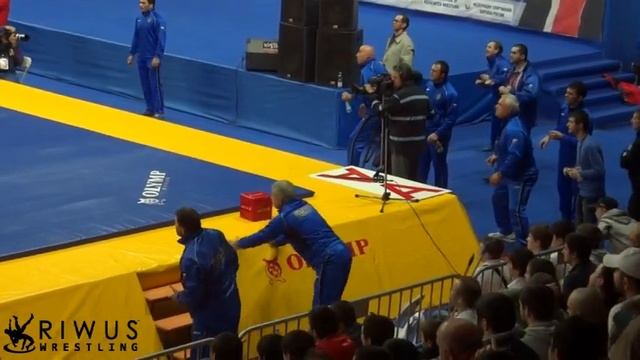 Watch Russian Wrestling Coaches in Action смотреть онлайн