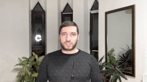 Почему он избегает общения?