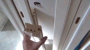 Установка дверей фабрики Волховец с врезными "бабочками"