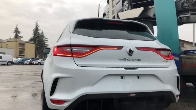 Renaut Sport : Megane 4 Rs trophy r start exhaust sound akrapovic смотреть онлайн
