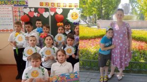 19  Флешмоб 8 марта 2022 Споем маме 3 А класс