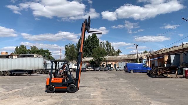 Бензиновый вилочный автопогрузчик Toyota 4FG15 с опрокидывателем вил (Hinged (dumping) forks)