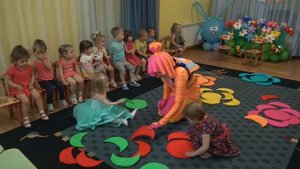 День рождения Алисы в садике.Часть 1.Birthday of Alice in the garden