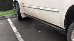 Подножки у Cadillac Escalade выдвигаются вместе с открытие двери