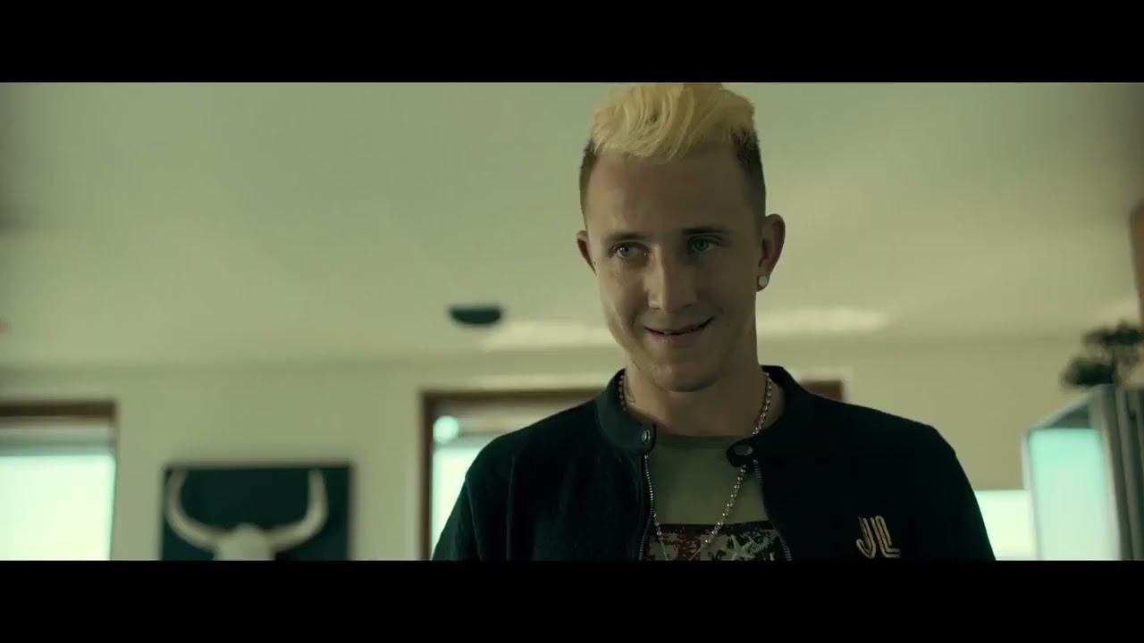 Футболист на всю голову - Трейлер (2024) смотреть онлайн