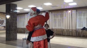 Новогодняя сказка: три сестры и дед Мороз