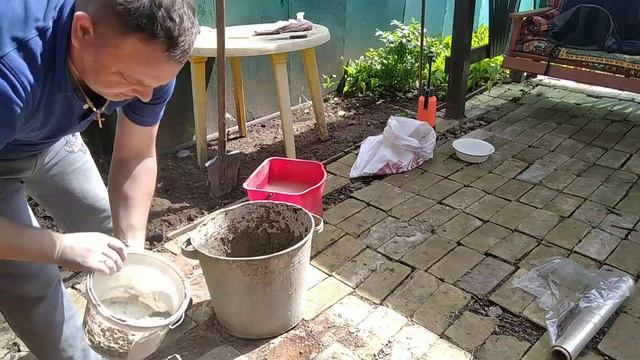 Дорожка из пакетированных камней.