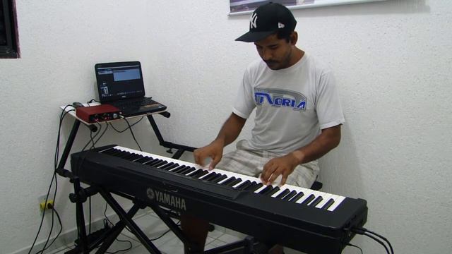 Piano Yamaha P-90 смотреть онлайн