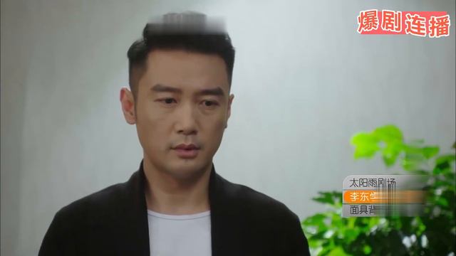 懷孕妻子得知小三勾引丈夫，立馬衝上門找小三，指著鼻子把她臭罵一頓！