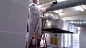 Очистка вытяжной вентиляции от жировых отложений.wmv